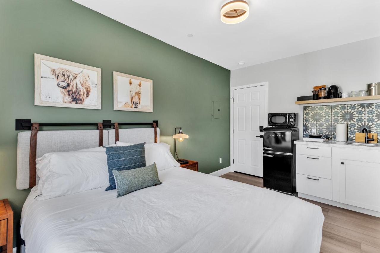 Apartment Single Bedroom - Queen Size. Heart Of Downtown